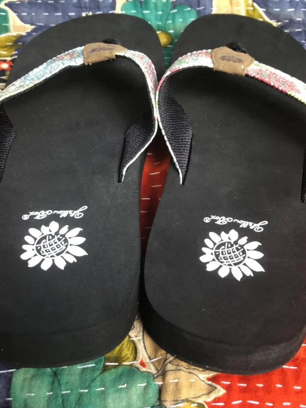 NEW Women's Yellow Box Sequined floral Flip Flops Size  10-11ish - Picture 8 of 14